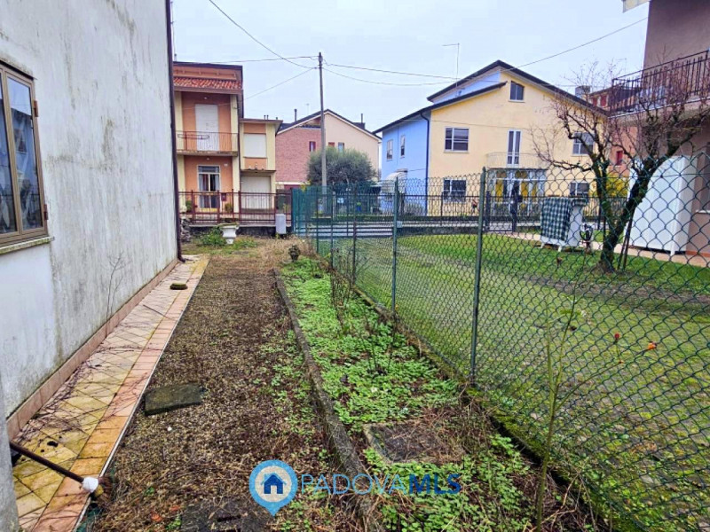 Immobile in esclusiva al Gruppo Padova MLS

VIGONZA CENTRO In posizione centrale e tranquilla, su...