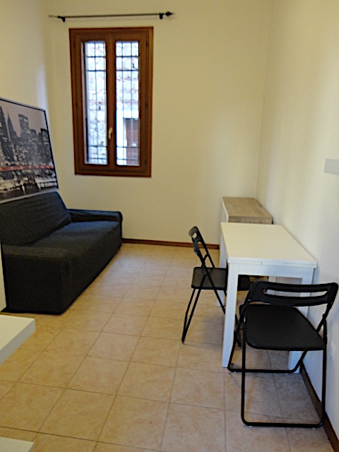 In una palazzina di 4 unità a pochi passi da Ponte Molino è disponibile un grazioso appartamento ...