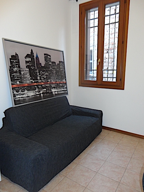 In una palazzina di 4 unità a pochi passi da Ponte Molino è disponibile un grazioso appartamento ...