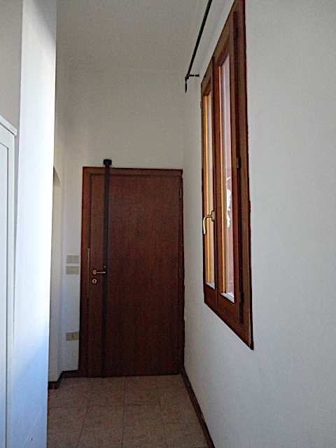 In una palazzina di 4 unità a pochi passi da Ponte Molino è disponibile un grazioso appartamento ...