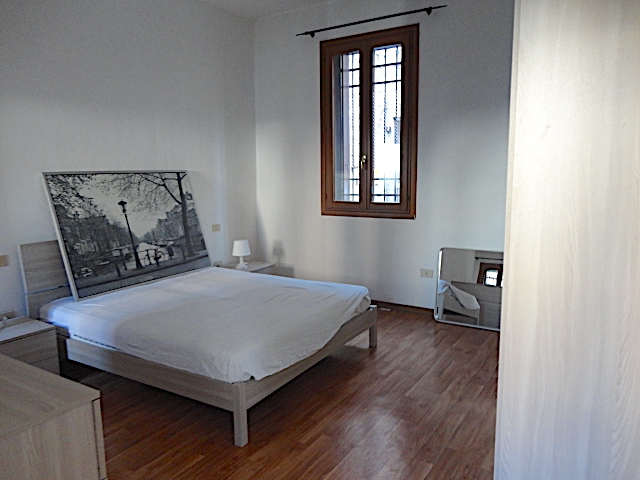 In una palazzina di 4 unità a pochi passi da Ponte Molino è disponibile un grazioso appartamento ...