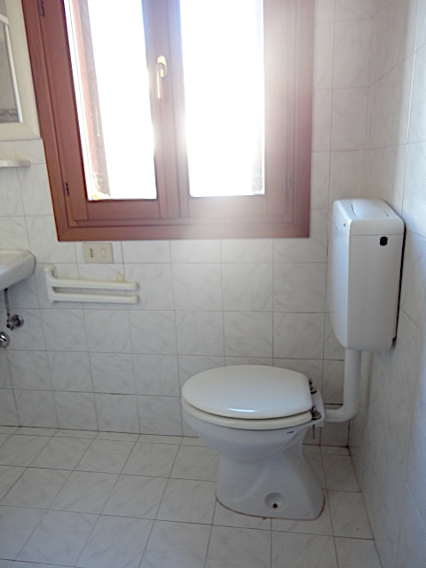 In una palazzina di 4 unità a pochi passi da Ponte Molino è disponibile un grazioso appartamento ...