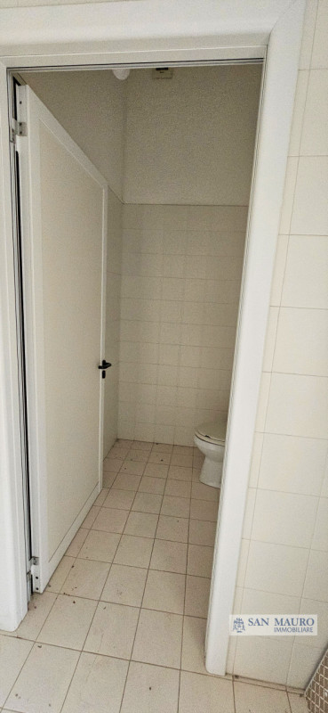 MONTICELLO CONTE OTTO: Nella zona industriale di Monticello Conte Otto area dedicata alle attivit...