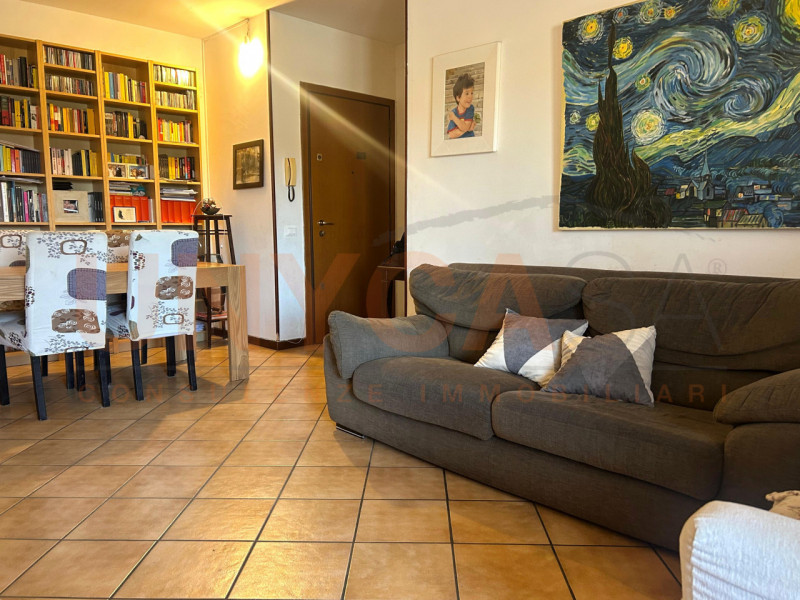 MANDRIA - Se sei alla ricerca di un appartamento in un contesto tranquillo e riservato, ma al tem...