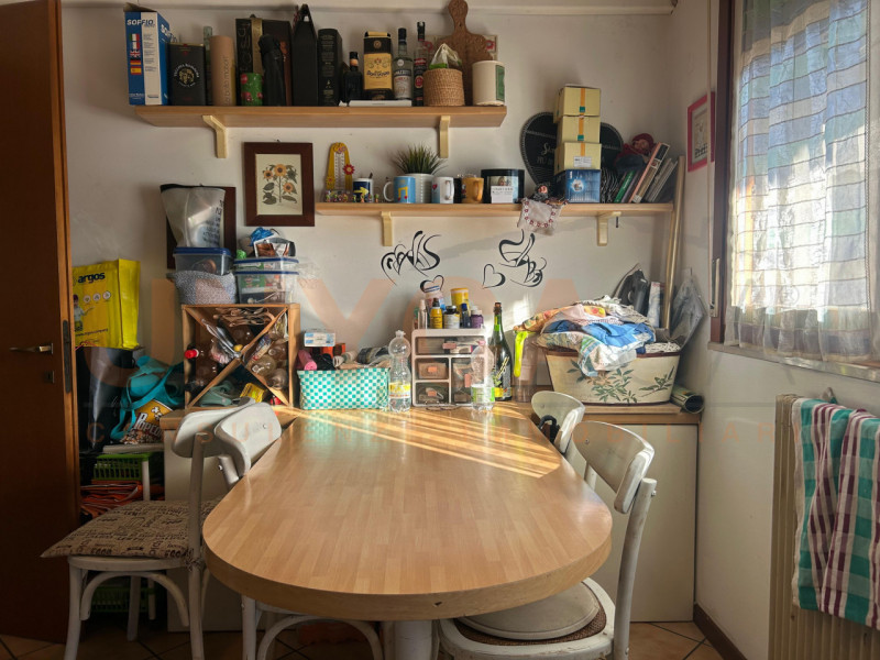 MANDRIA - Se sei alla ricerca di un appartamento in un contesto tranquillo e riservato, ma al tem...