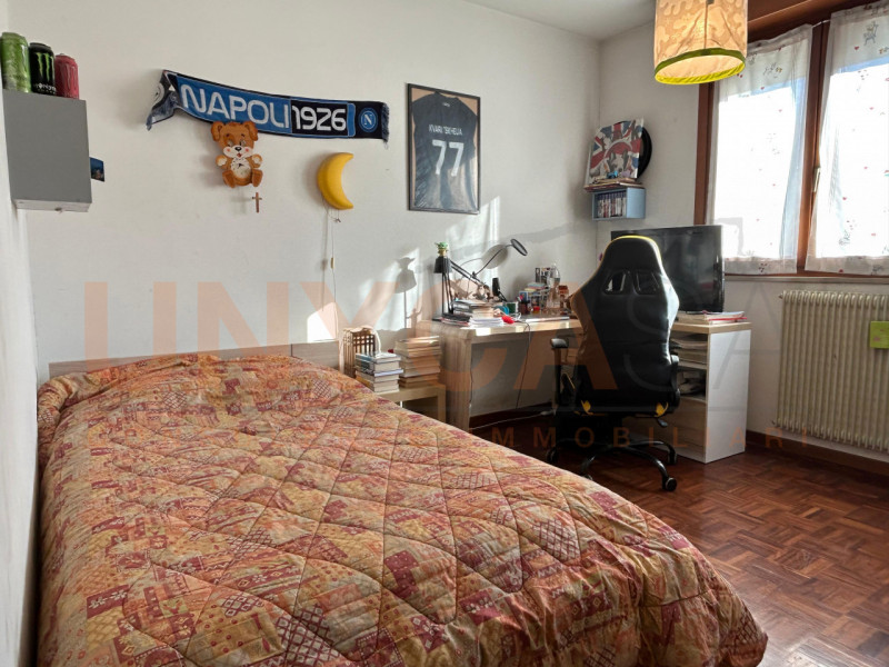 MANDRIA - Se sei alla ricerca di un appartamento in un contesto tranquillo e riservato, ma al tem...