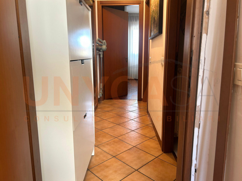 MANDRIA - Se sei alla ricerca di un appartamento in un contesto tranquillo e riservato, ma al tem...