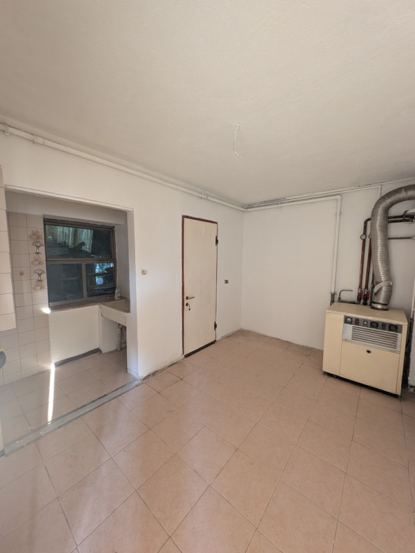 Scopri questa porzione di testa situata nel cuore del caratteristico comune di Vittorio Veneto, n...