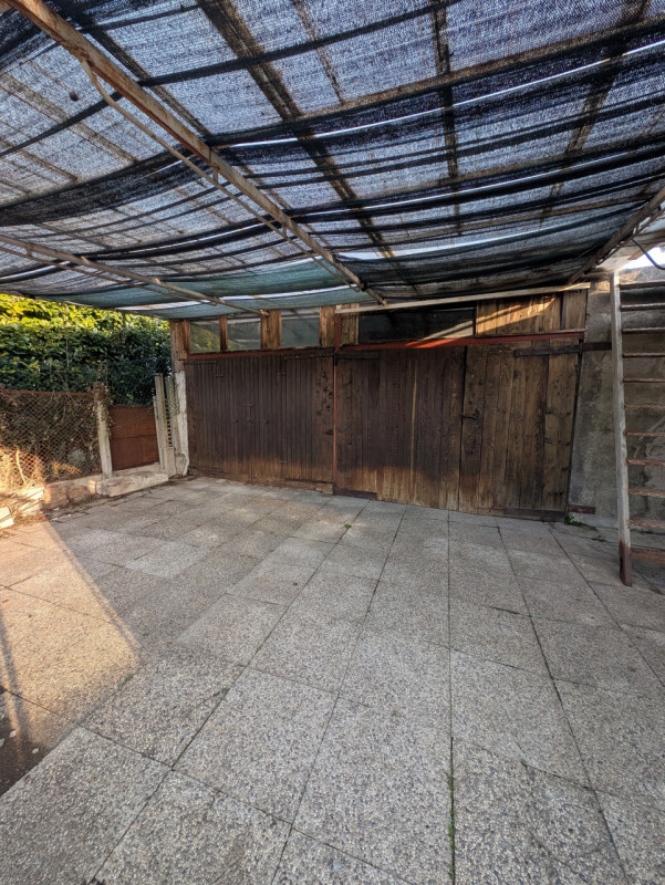 Scopri questa porzione di testa situata nel cuore del caratteristico comune di Vittorio Veneto, n...