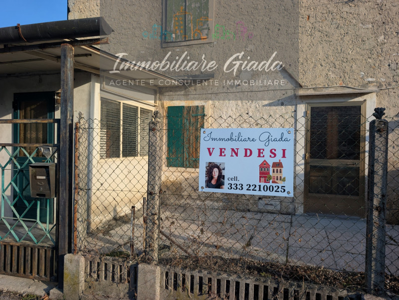 Scopri questa porzione di testa situata nel cuore del caratteristico comune di Vittorio Veneto, n...