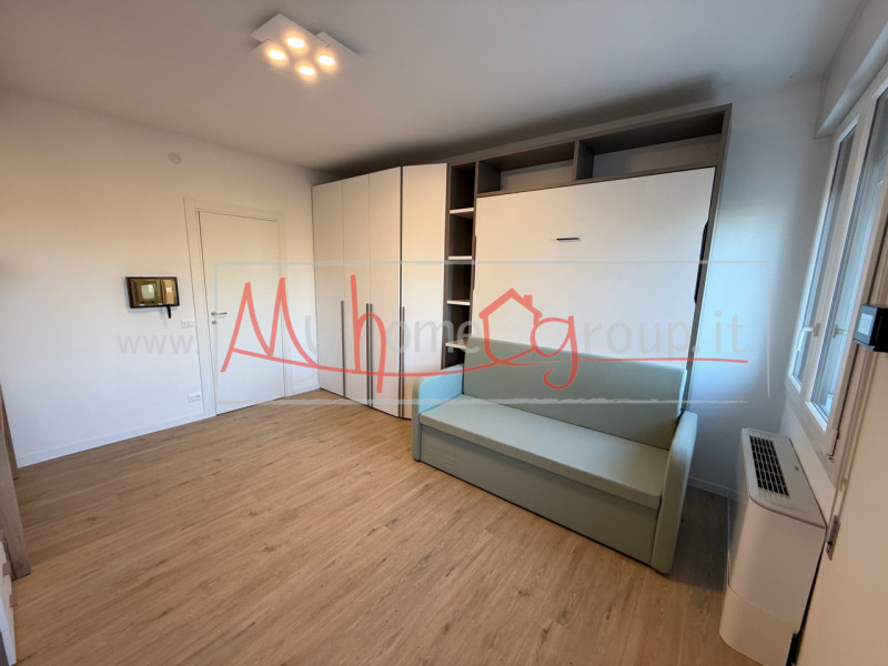 PADOVA NAZARETH: Monolocale situato al secondo piano servito da ascensore, completamente ristrutt...