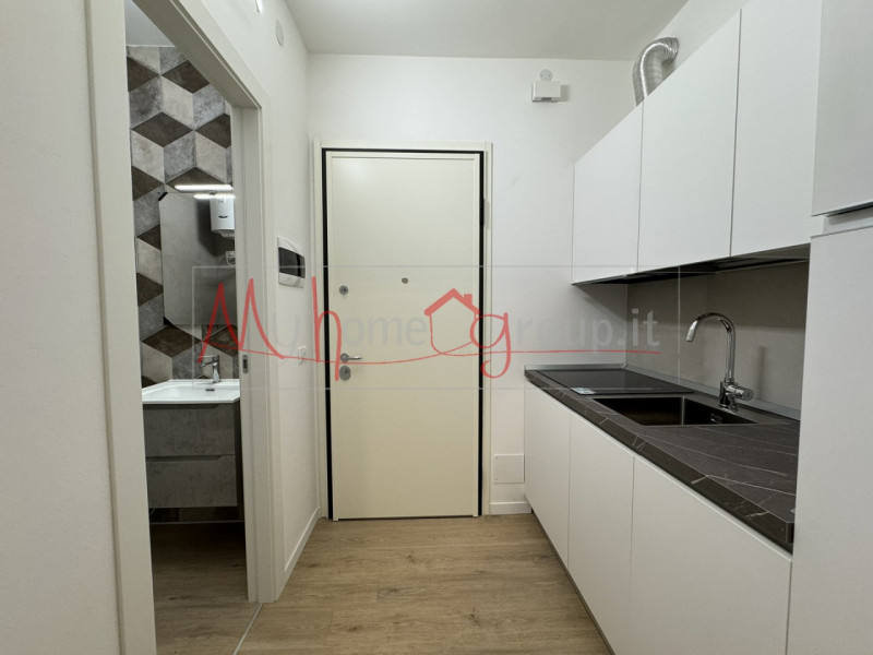 PADOVA NAZARETH: Monolocale situato al secondo piano servito da ascensore, completamente ristrutt...