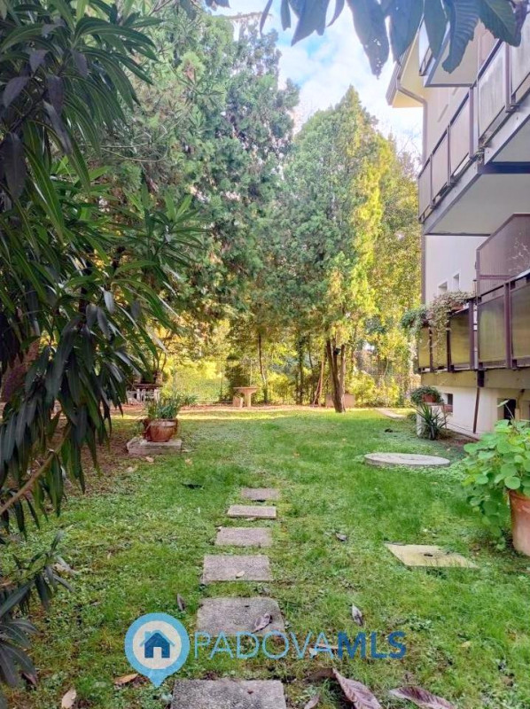 Immobile in esclusiva al Gruppo Padova MLS

Padova in zona Fiera comoda agli istituti universitar...