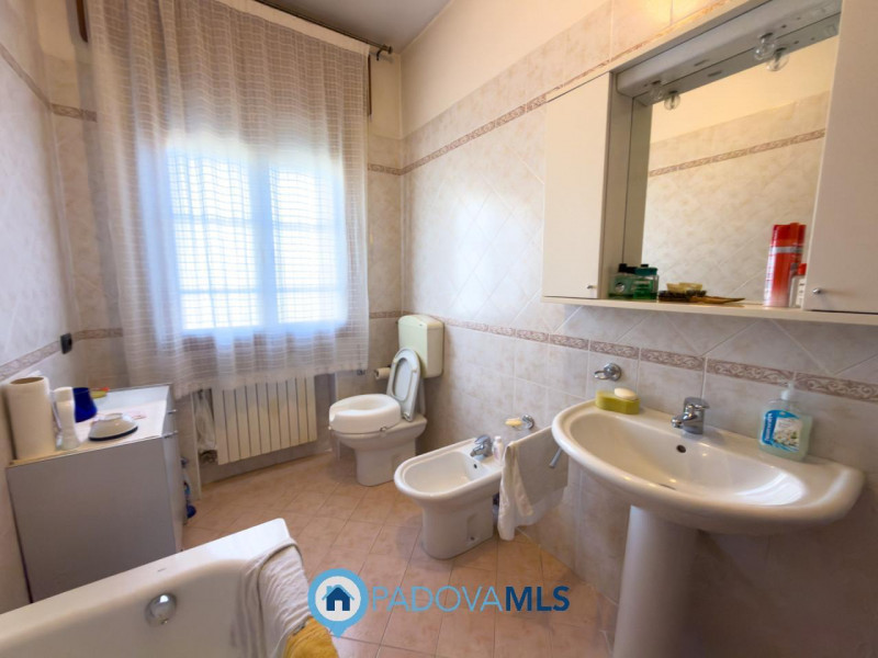 Immobile in esclusiva al Gruppo Padova MLS
PADOVA – Zona Ponte di Brenta

In un contesto residenz...