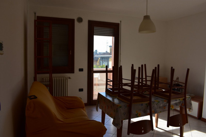 Scopri questa imperdibile opportunità di acquisto nel cuore di Casalserugo! Proponiamo un apparta...