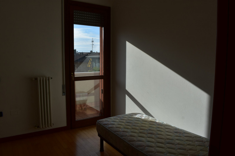 Scopri questa imperdibile opportunità di acquisto nel cuore di Casalserugo! Proponiamo un apparta...