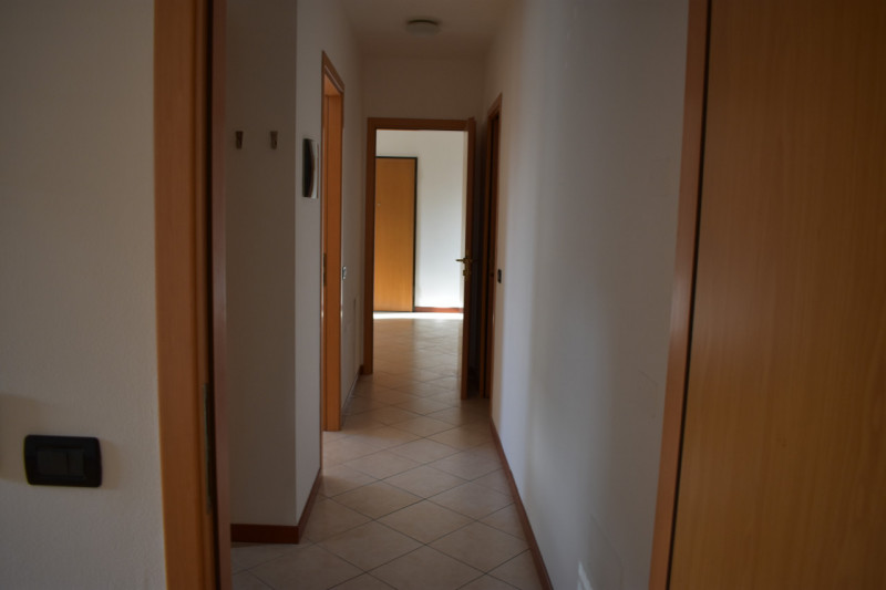 Scopri questa imperdibile opportunità di acquisto nel cuore di Casalserugo! Proponiamo un apparta...