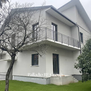 Scopri questi NUOVI BICAMERE IN CLASSE A2 inseriti in un piccolo contesto abitativo COMPLETAMENTE...