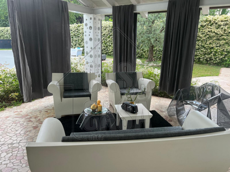 A soli 10 minuti dal centro di Padova e 10 minuti dai Colli Euganei, immersa nel verde più autent...