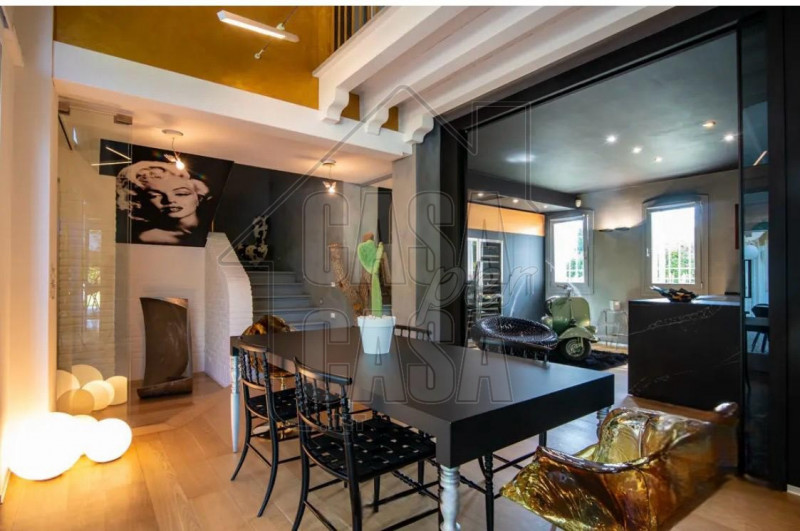 A soli 10 minuti dal centro di Padova e 10 minuti dai Colli Euganei, immersa nel verde più autent...