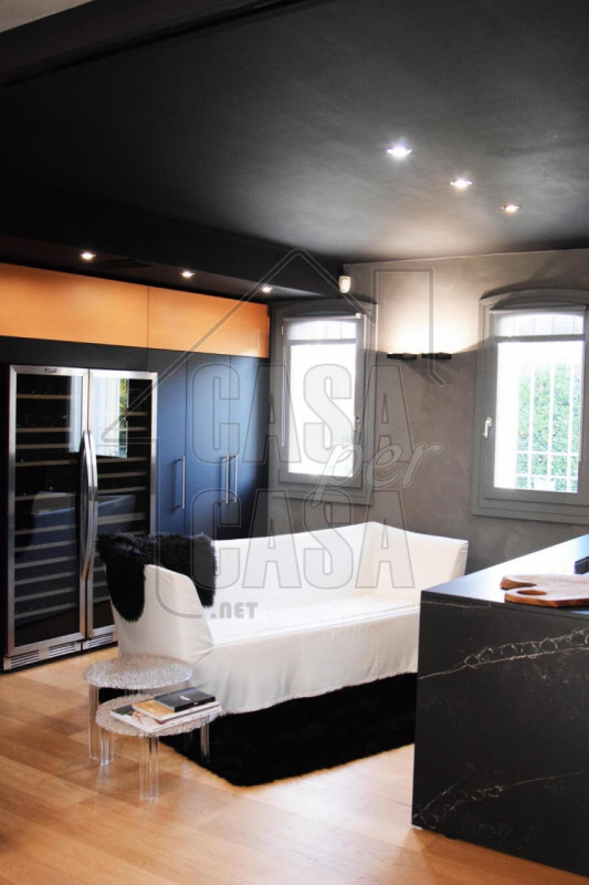 A soli 10 minuti dal centro di Padova e 10 minuti dai Colli Euganei, immersa nel verde più autent...