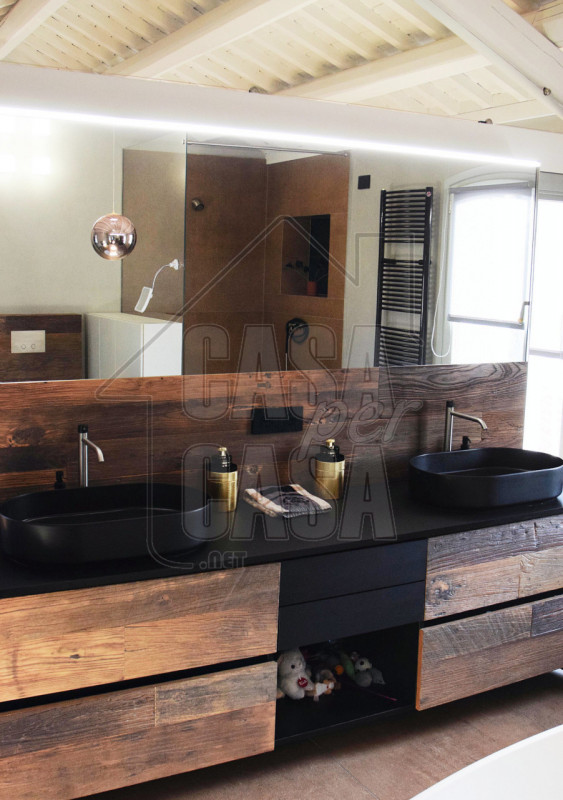 A soli 10 minuti dal centro di Padova e 10 minuti dai Colli Euganei, immersa nel verde più autent...