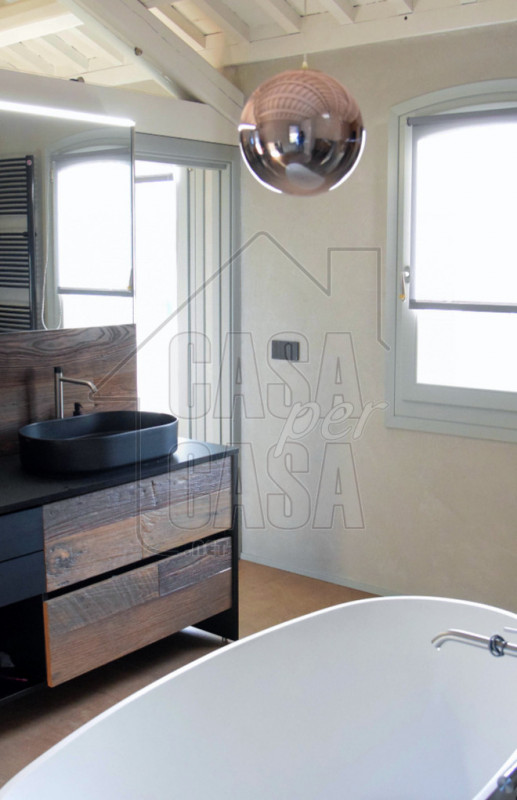 A soli 10 minuti dal centro di Padova e 10 minuti dai Colli Euganei, immersa nel verde più autent...