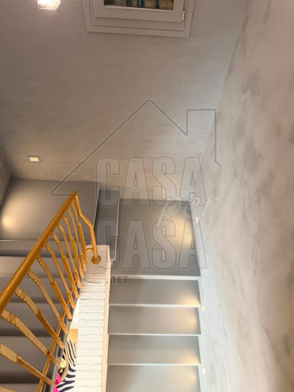 A soli 10 minuti dal centro di Padova e 10 minuti dai Colli Euganei, immersa nel verde più autent...