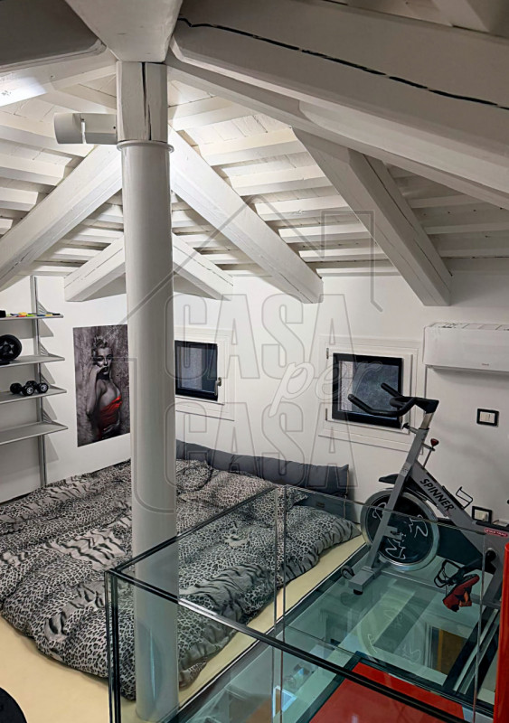 A soli 10 minuti dal centro di Padova e 10 minuti dai Colli Euganei, immersa nel verde più autent...