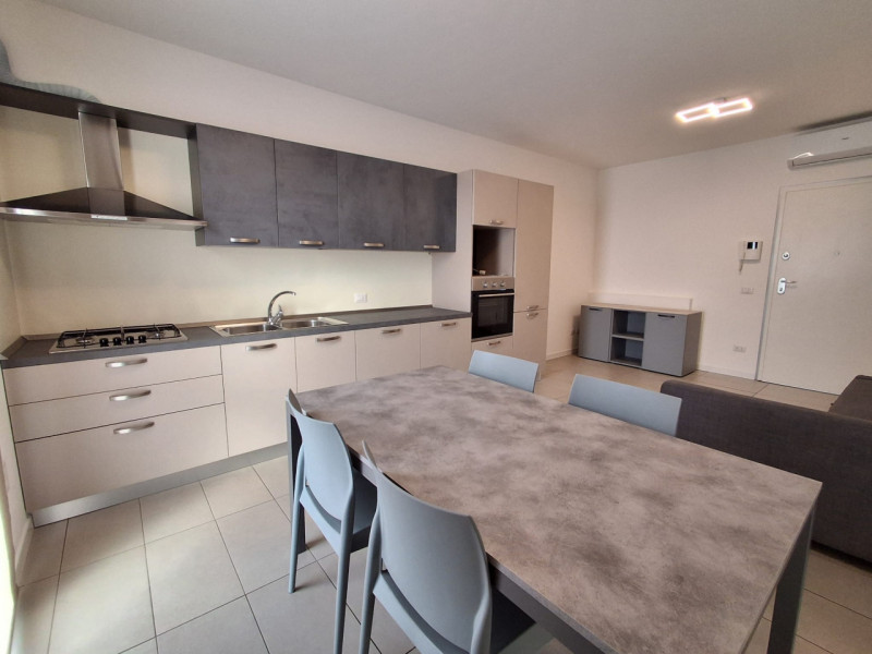 San Pietro Viminario: in centro del Paese, proponiamo in locazione appartamento al primo piano se...