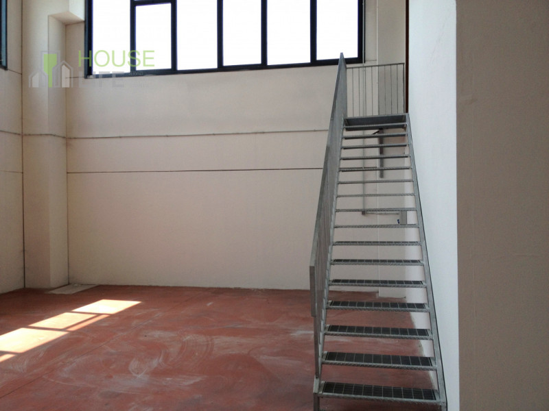 THIENE - Z.I.: CAPANNONE ARTIGIANALE di mq 650 totali, di cui mq 480 di area produttiva, mq 125 d...