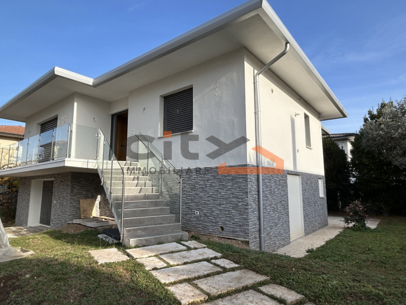 In tranquilla zona residenziale di San Giuseppe di Cassola, a pochi minuti dal centro di Bassano ...