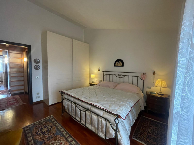 Scopri la tua nuova casa nel cuore della collina, nella splendida zona di Monteviale - Centro. Qu...