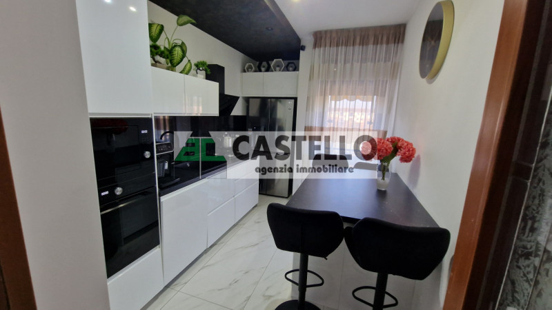 Cadoneghe Mejaniga spazioso appartamento su vano scala di 6 unità (lo stabile è composto da più v...