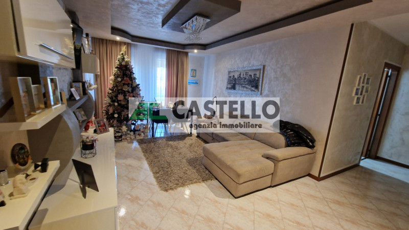 Cadoneghe Mejaniga spazioso appartamento su vano scala di 6 unità (lo stabile è composto da più v...