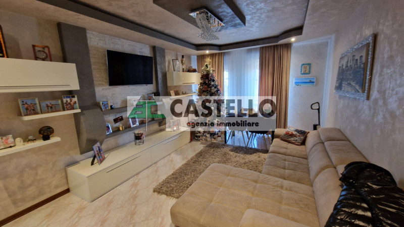 Cadoneghe Mejaniga spazioso appartamento su vano scala di 6 unità (lo stabile è composto da più v...