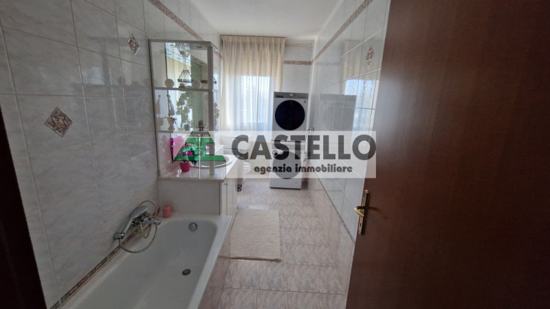 Cadoneghe Mejaniga spazioso appartamento su vano scala di 6 unità (lo stabile è composto da più v...