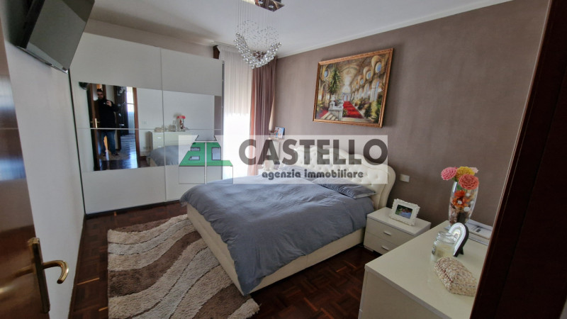 Cadoneghe Mejaniga spazioso appartamento su vano scala di 6 unità (lo stabile è composto da più v...