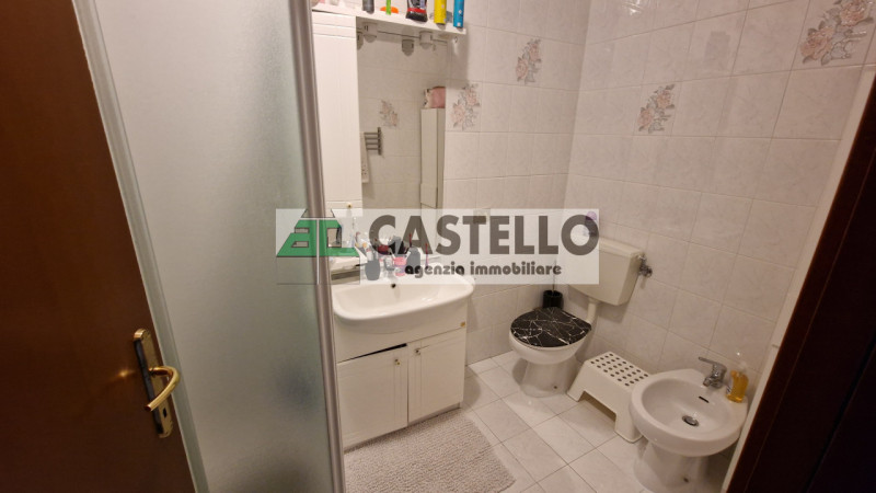 Cadoneghe Mejaniga spazioso appartamento su vano scala di 6 unità (lo stabile è composto da più v...