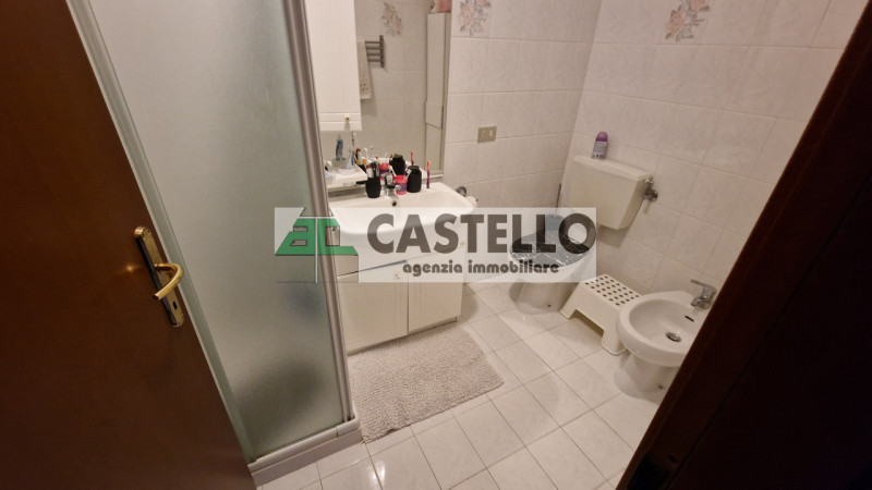 Cadoneghe Mejaniga spazioso appartamento su vano scala di 6 unità (lo stabile è composto da più v...