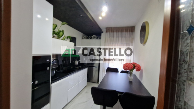 Cadoneghe Mejaniga spazioso appartamento su vano scala di 6 unità (lo stabile è composto da più v...