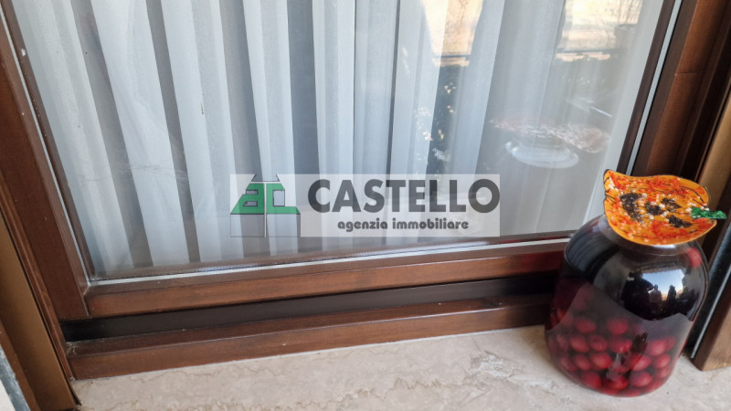 Cadoneghe Mejaniga spazioso appartamento su vano scala di 6 unità (lo stabile è composto da più v...