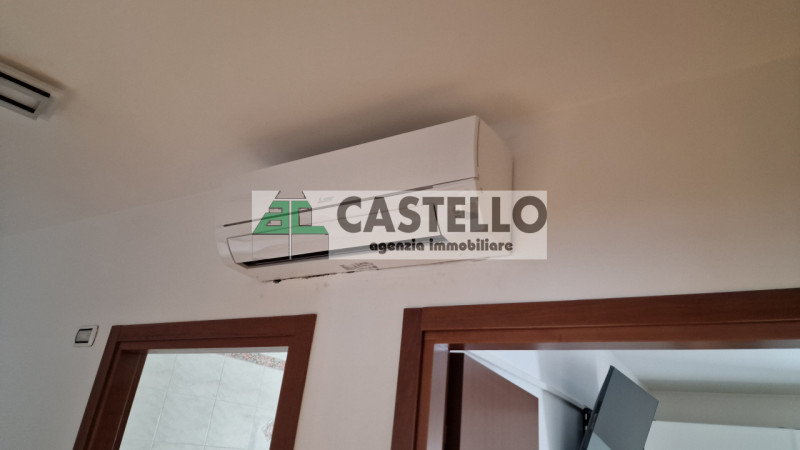 Cadoneghe Mejaniga spazioso appartamento su vano scala di 6 unità (lo stabile è composto da più v...