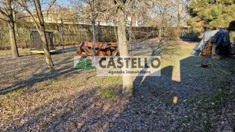 Cadoneghe Mejaniga spazioso appartamento su vano scala di 6 unità (lo stabile è composto da più v...