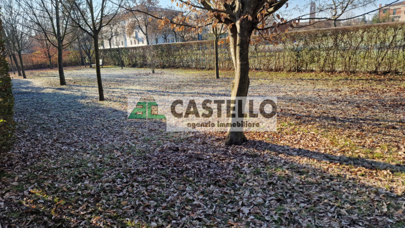 Cadoneghe Mejaniga spazioso appartamento su vano scala di 6 unità (lo stabile è composto da più v...