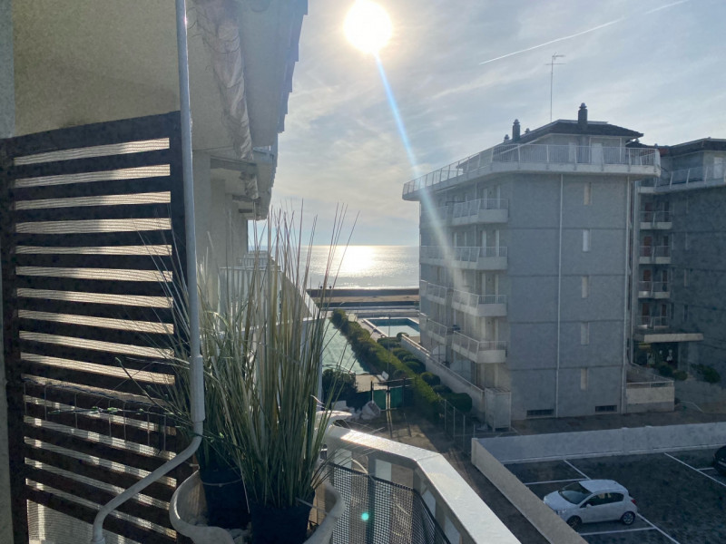 (Per INFO Mara 3481536890) A Jesolo Lido, zona Piazza Milano, siamo a proporre in vendita interes...