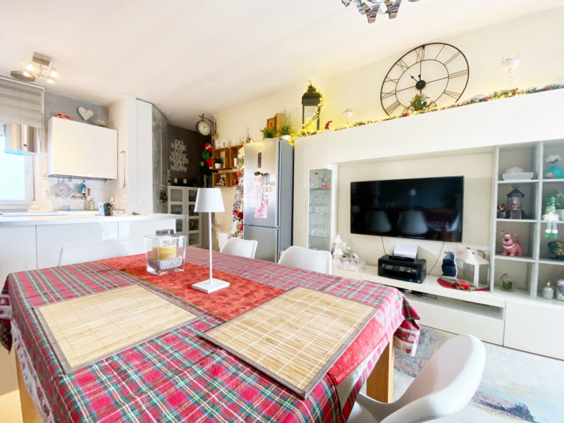 (Per INFO Mara 3481536890) A Jesolo Lido, zona Piazza Milano, siamo a proporre in vendita interes...