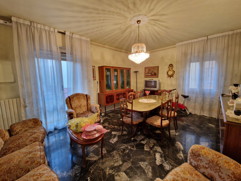 Nel quartiere residenziale e tranquillo di San Bellino, proponiamo in vendita un appartamento qua...