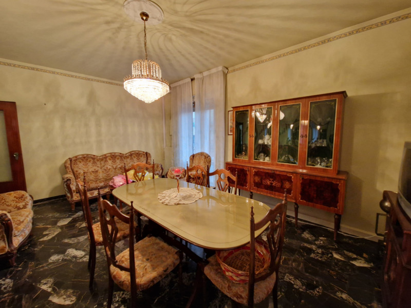 Nel quartiere residenziale e tranquillo di San Bellino, proponiamo in vendita un appartamento qua...