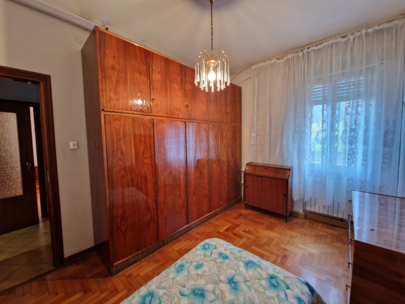 Nel quartiere residenziale e tranquillo di San Carlo, proponiamo in vendita un appartamento quadr...